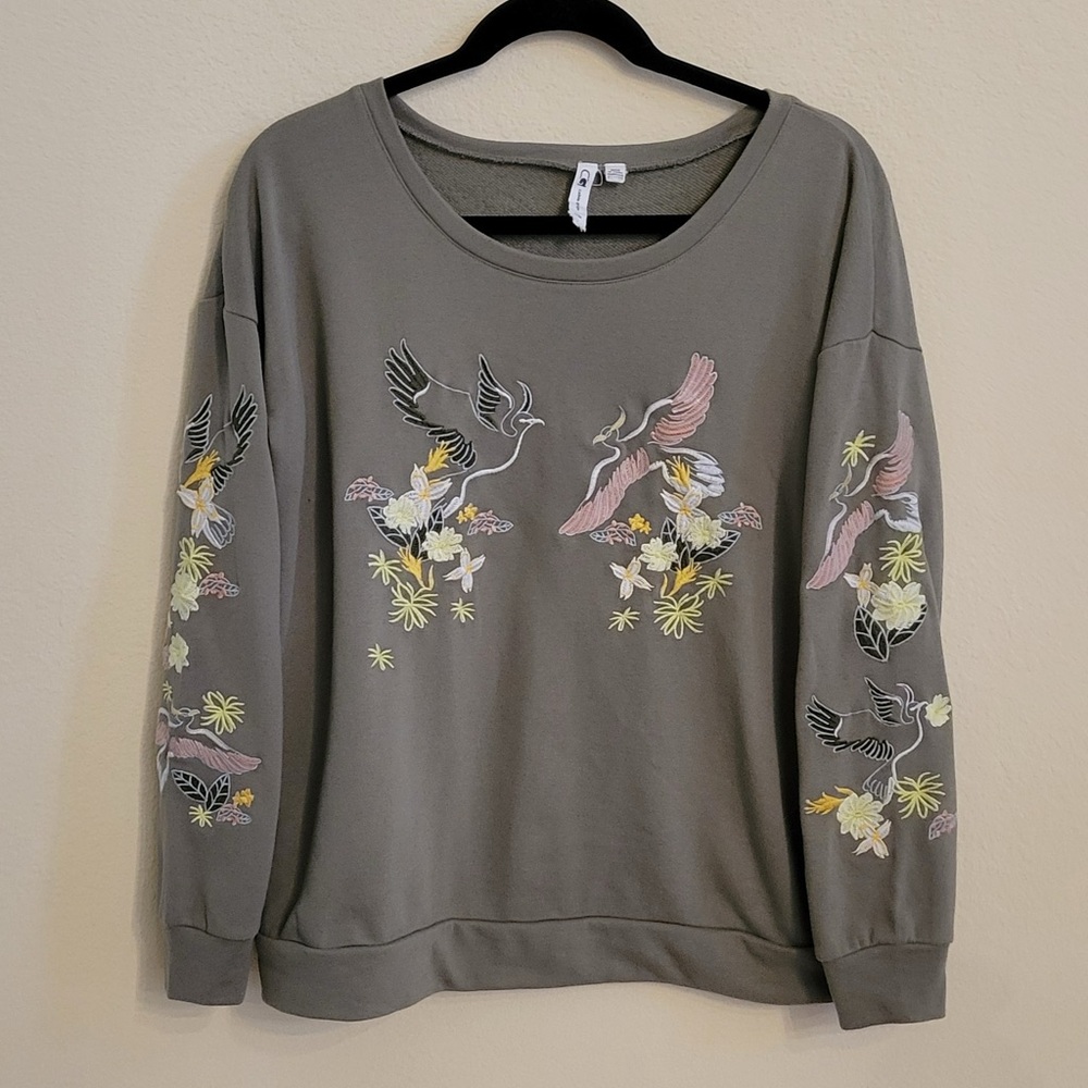 Cable & Gauge Floral and Bird Light Olive Green Sweatshirt Sz M